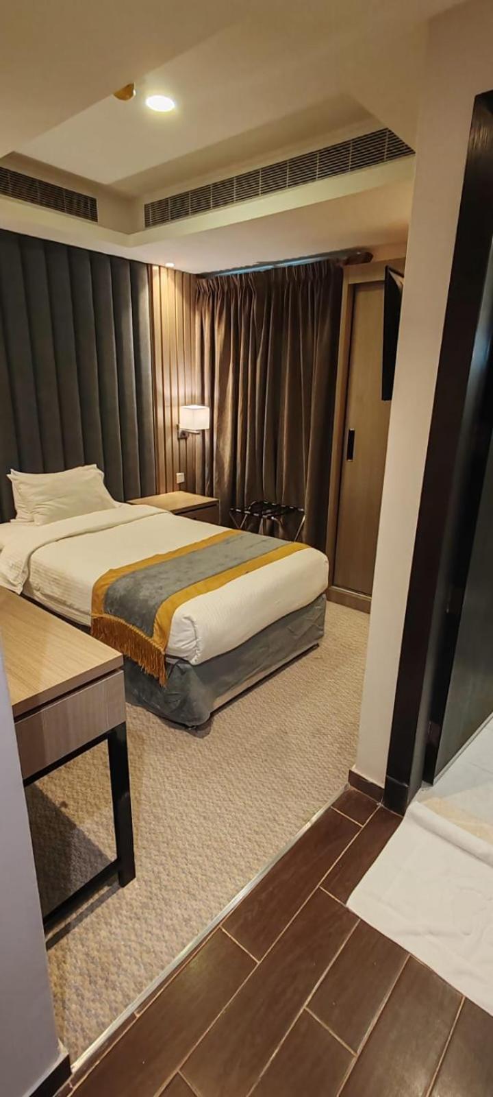Myrtle Hotel Al Shohadaa Riadh Exterior foto
