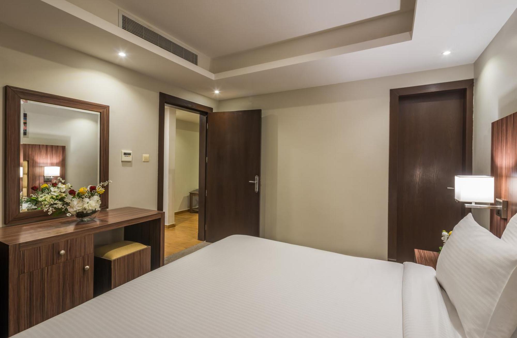 Myrtle Hotel Al Shohadaa Riadh Exterior foto